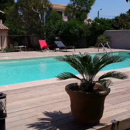 Apartment Bas De T3 55m2 Piscine *